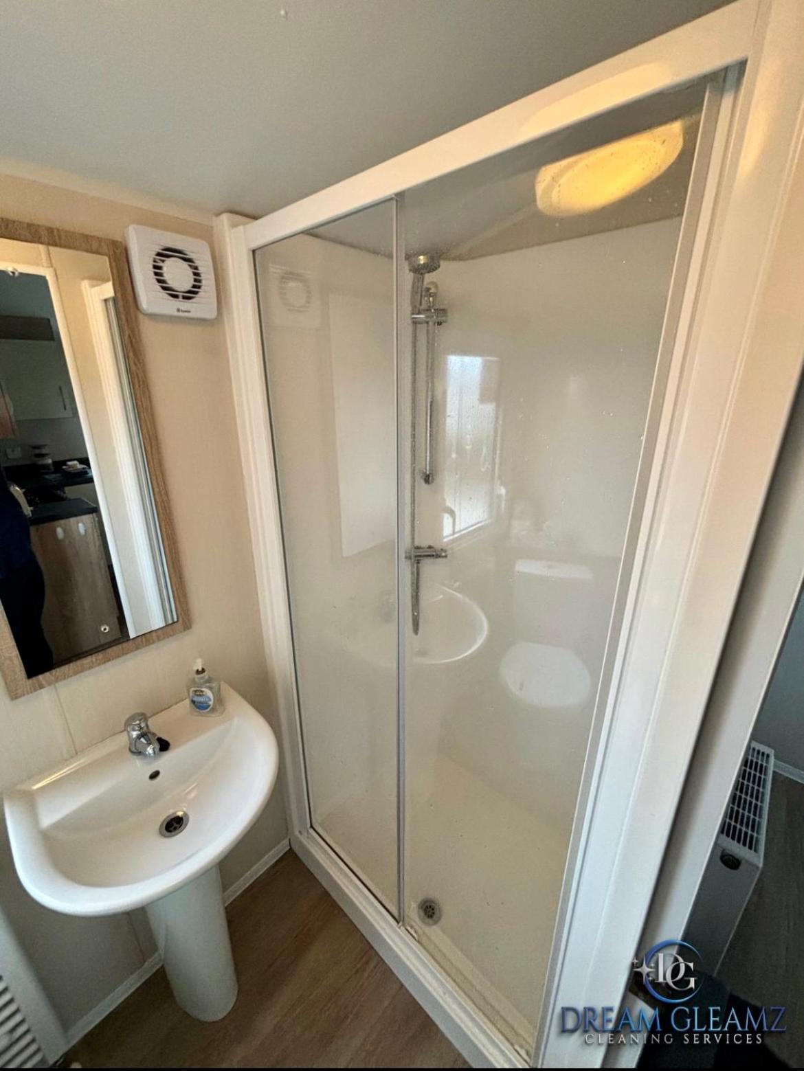 Trecco Bay Caravan Hire 4 Bedrooms Sleeps 10 Porthcawl Exterior photo